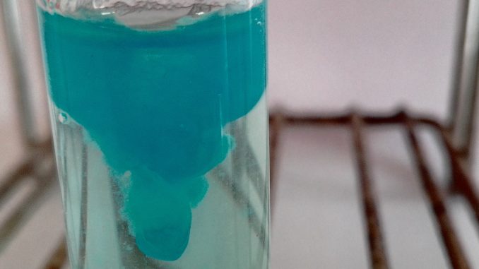 précipité d'hydroxyde de cuivre précipité d'hydroxyde de cuivre